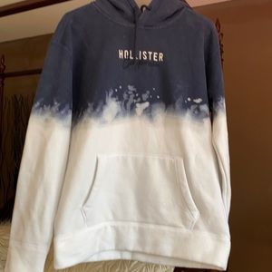 Young men’s Hollister sweatshirt.